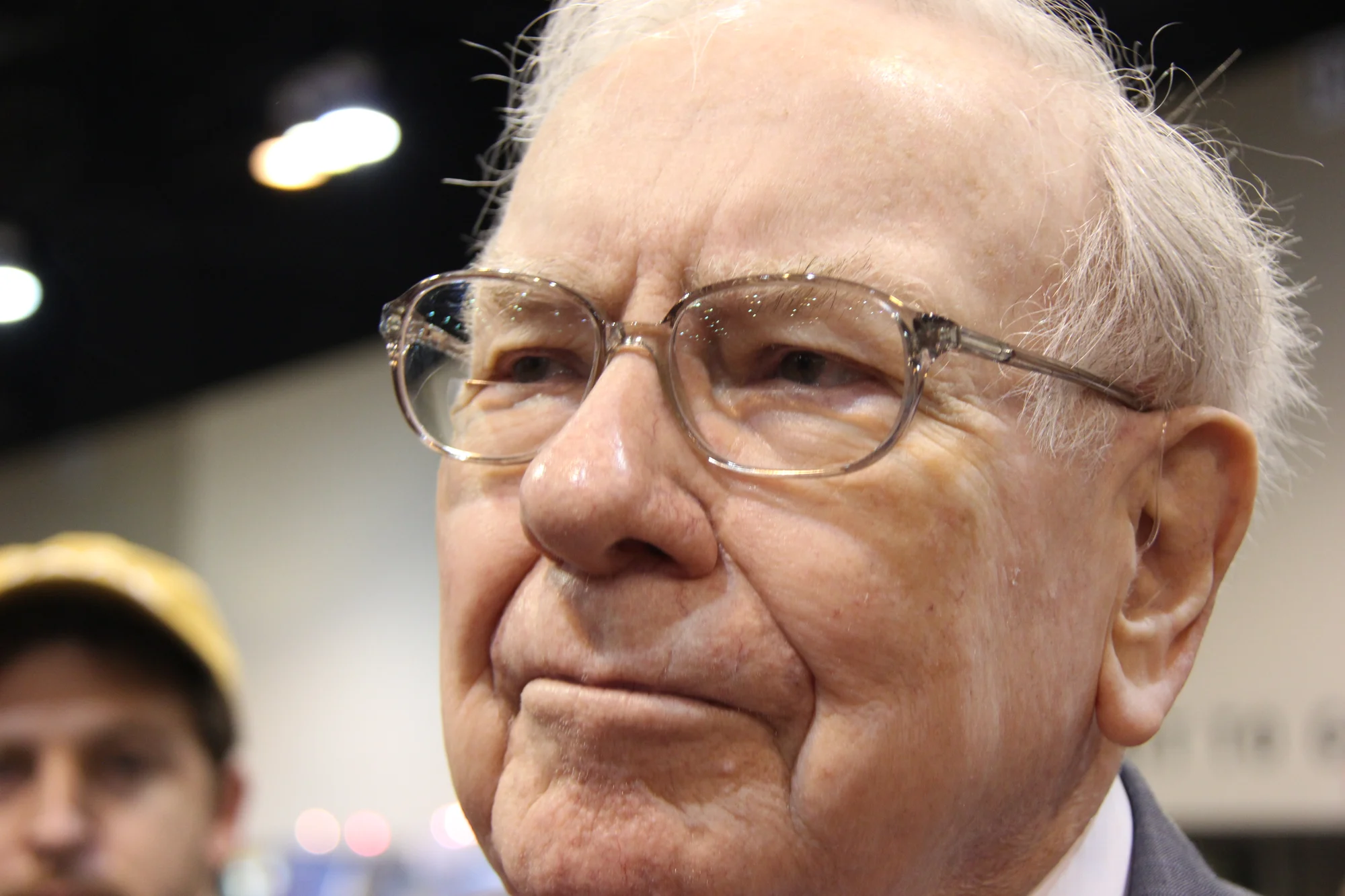 Warren Buffett Just Bought More of This Internet Stock—Should You Follow?