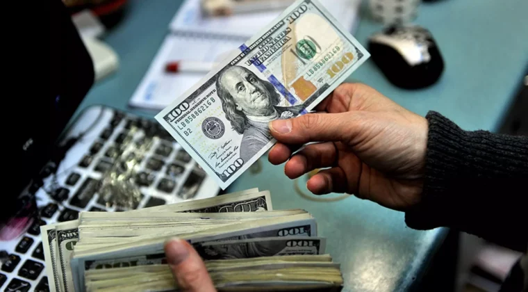 US Dollar continues under pressure as markets digest GDP figures